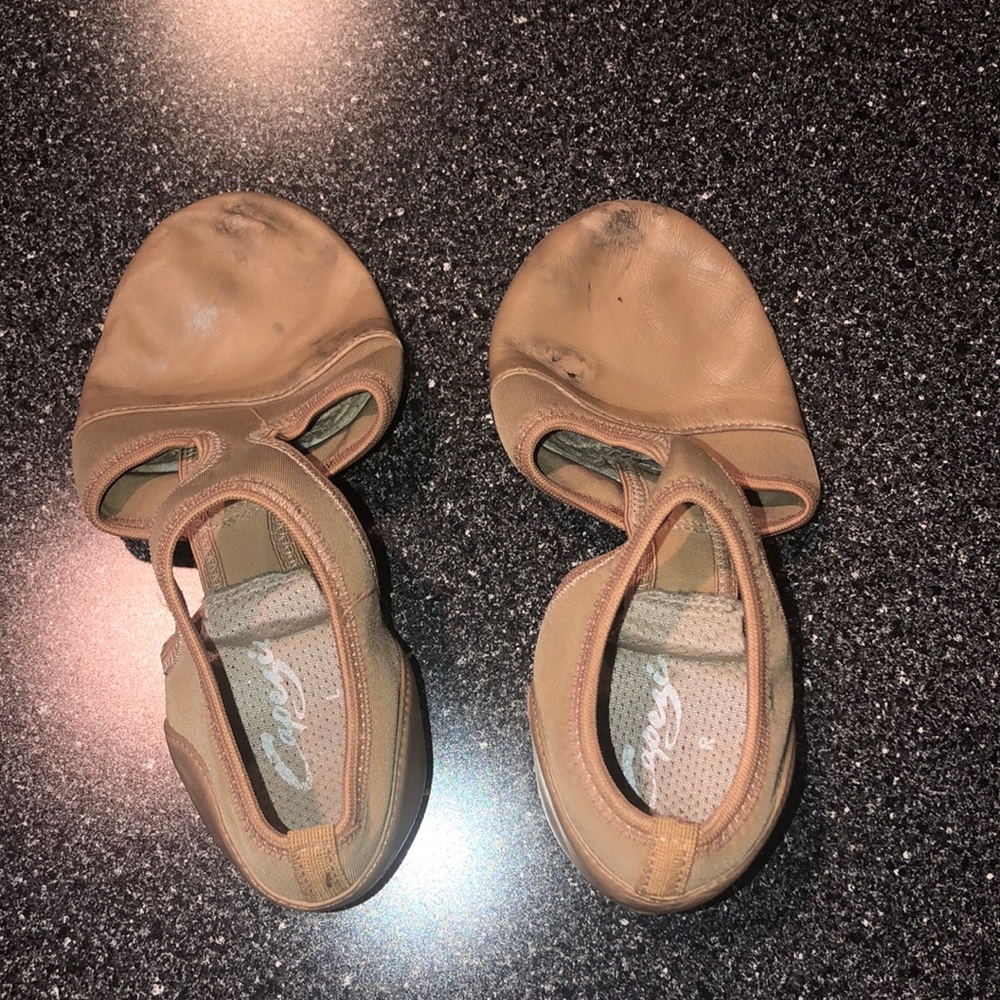 Tan Capezio Pedini Femme Shoes